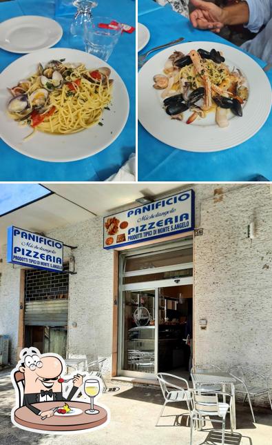 La immagine di cibo e interni da Panificio Michelangelo Pizzeria
