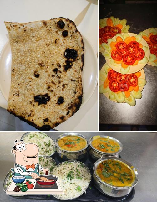 Chicken curry at Hotel Bansiwala Kathiyawadi, Abu highway