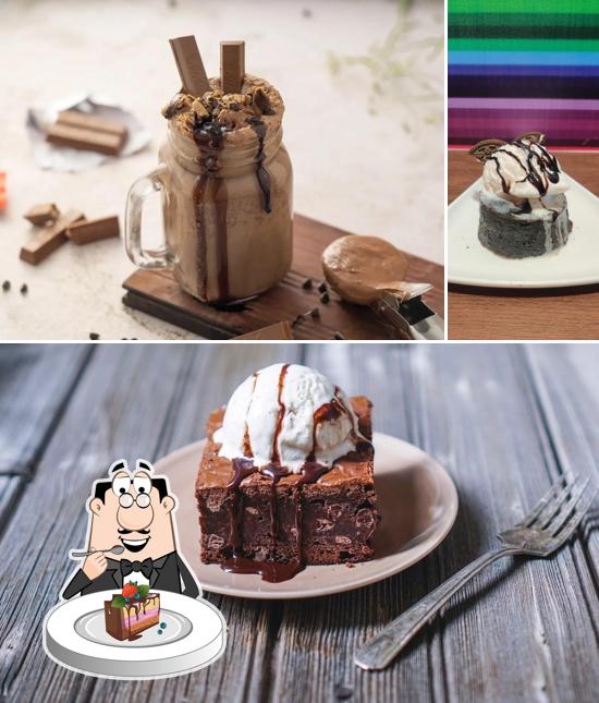 Chocolate cake at Snack & Scoop