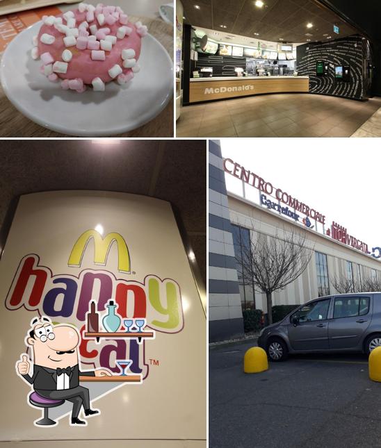 Siediti a un tavolo di McDonald's Roma Tor Vergata