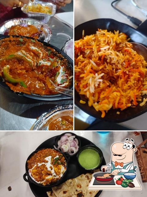 Chicken curry at Dillicious: Taste of Delhi 06