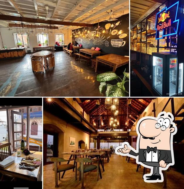 The interior of Los angeles Café Fort Kochi