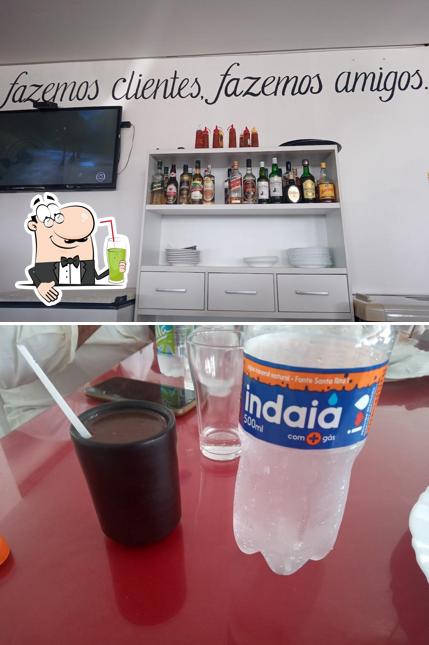 Desfrute de uma bebida no Casa da Feijoada