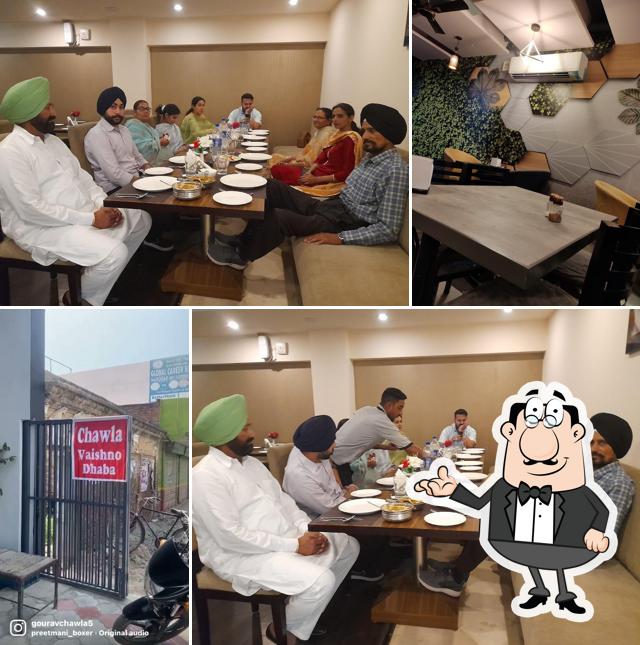 The interior of Chawla Vaishno Dhaba