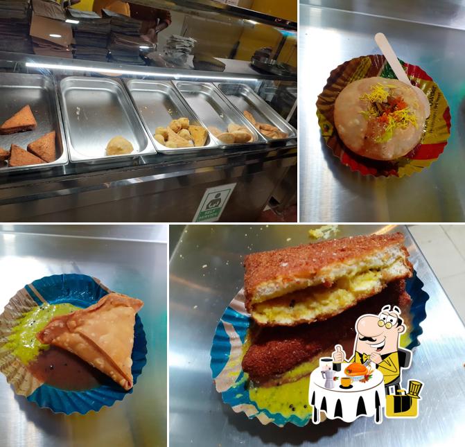 Food at City Samosa Gandhinagar