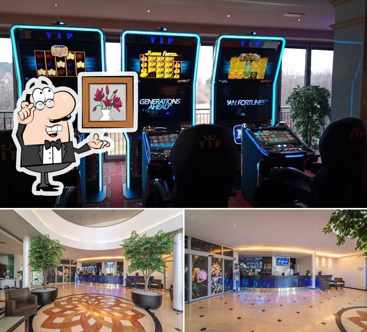Siediti a un tavolo di Hotel Restaurant & Casinò Resort Admiral