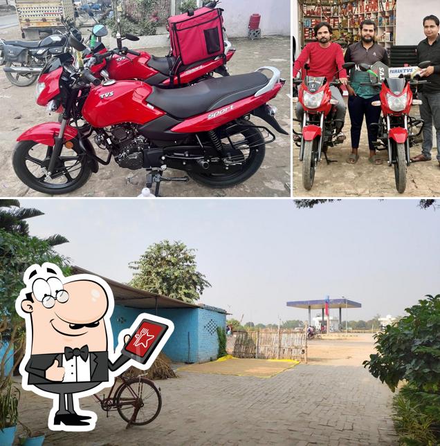 The exterior of Mahakaleshwar Dhaba and restaurant