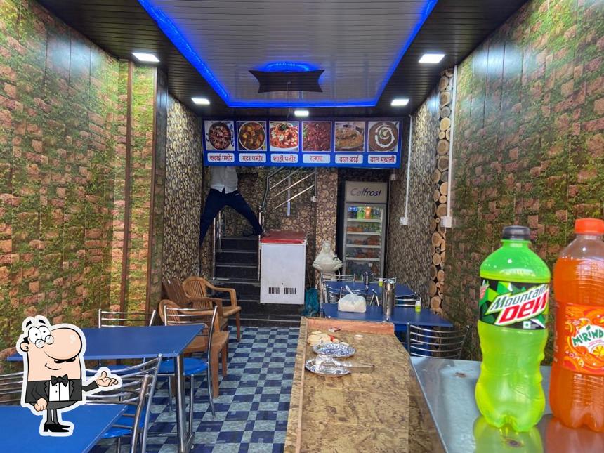 The interior of SHRI VAISHNAV RESTUARANT & PIZZA PLACE