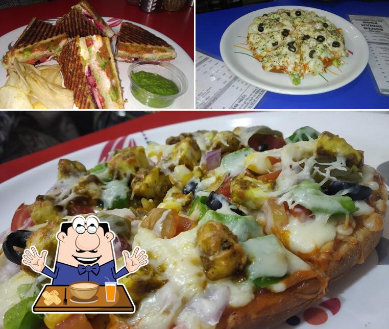 Food at Ras Sagar Namkeen