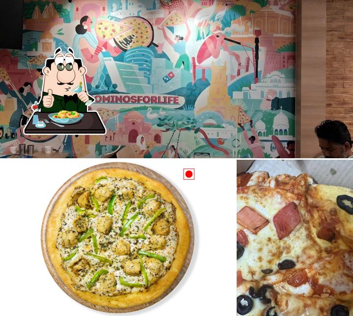 Food at DOMINOS
