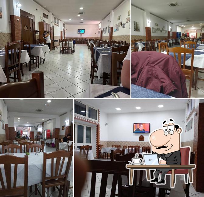 Siediti a un tavolo di Pizzeria Del Corso