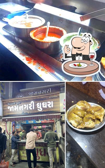 Food at Jamnagari ghughra