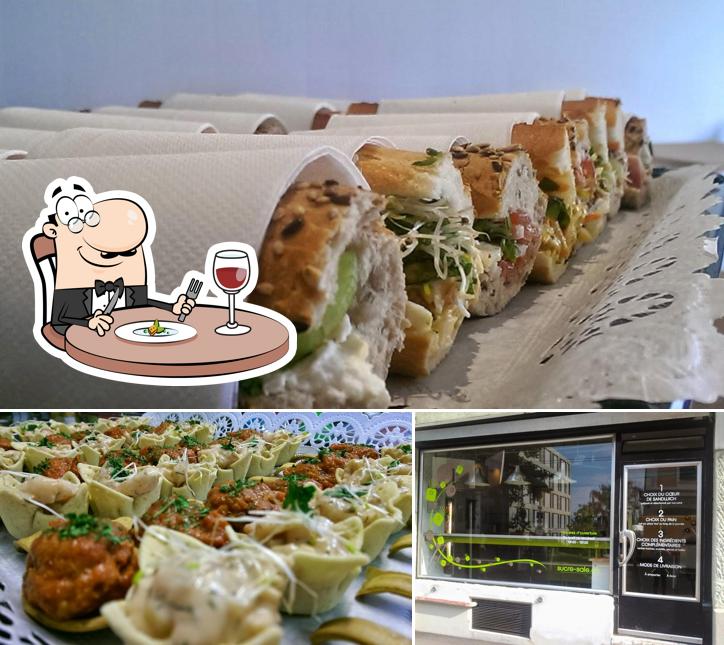 La immagine di cibo e interni da Sucré Salé Cour