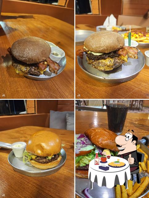 Delicie-se com um hambúrguer no 083 Burger