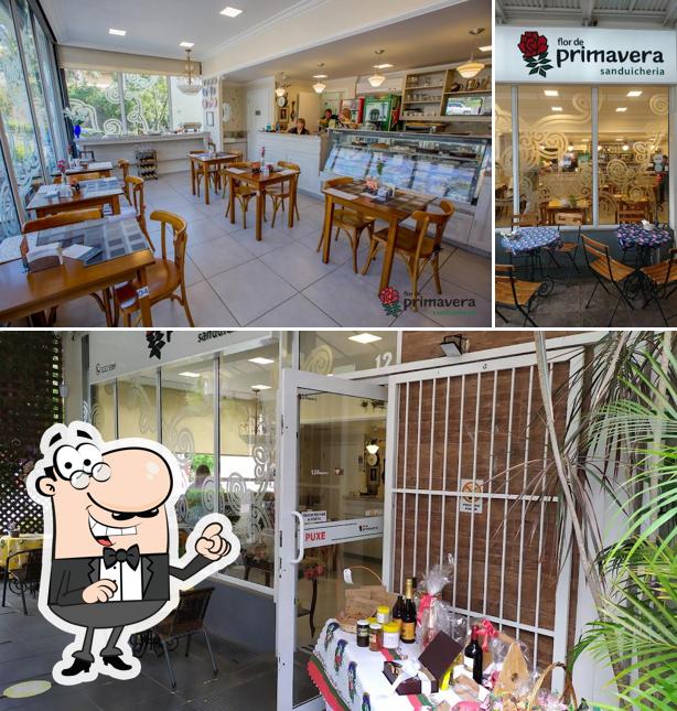 O interior do Sanduicheria Flor De Primavera