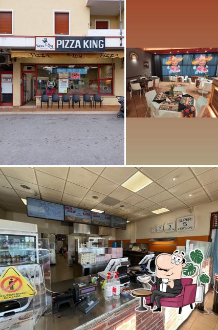 Gli interni di Pizza King