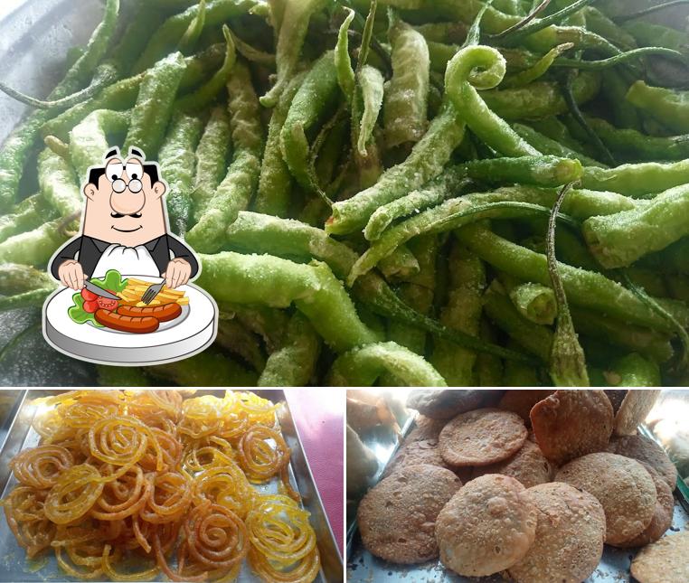 Food at Shree Shegaon Kachori