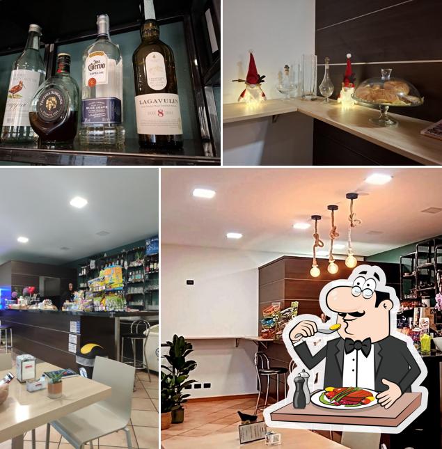 La cibo e interni del ristorante