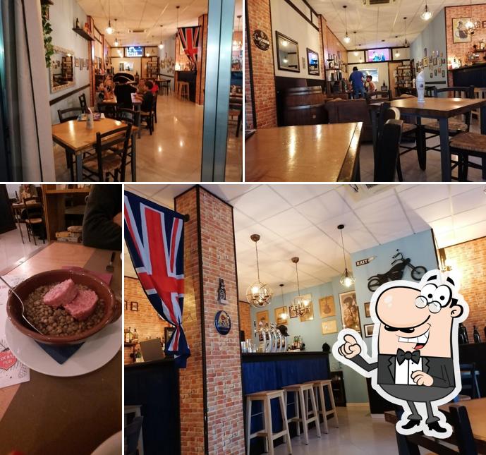 Siediti a un tavolo di The Cockney Pub Monopoli