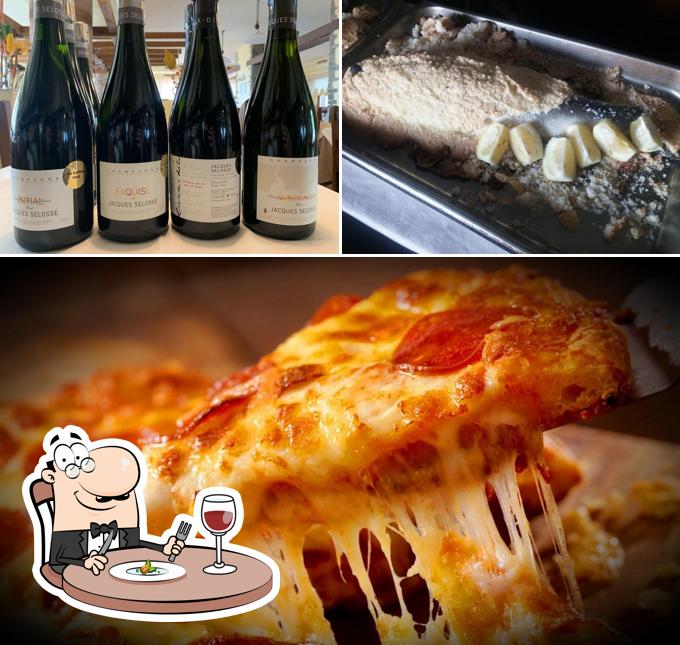 Tra le varie cose da Ristorante Pizzeria La Collina si possono trovare la cibo e bevanda