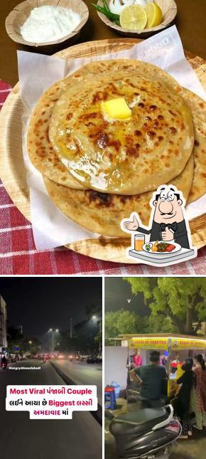 Food at VEERE DE PARATHE