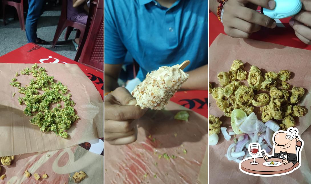 Food at Fauji Kumbhaniya Bhajiya Khanna & Kulfi