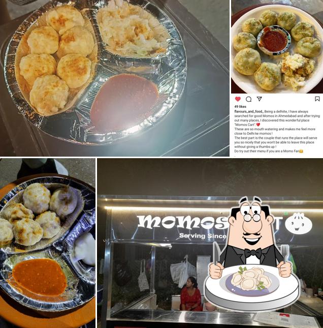 Dumplings at Momos Cart