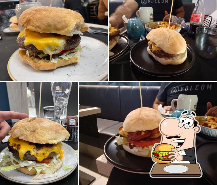 Concediti un bell'hamburger a Ritz Pub