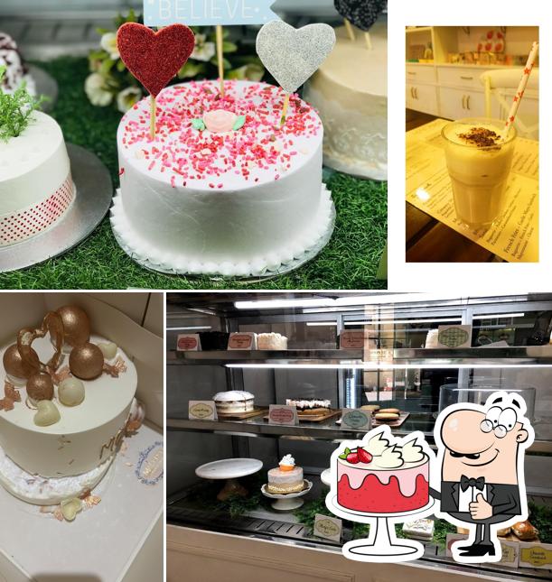 Red velvet cake at Macaron Patisserie