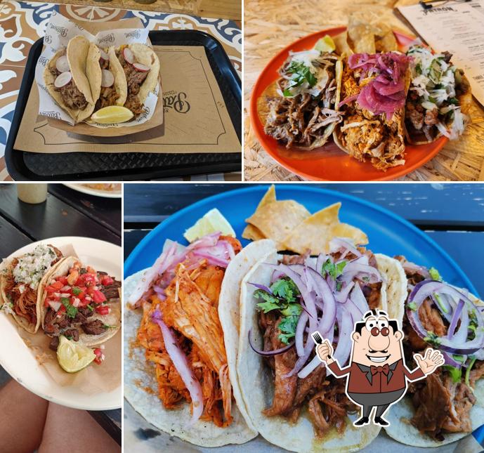 Panino con maiale stirato al Patrón Tacos & Bar