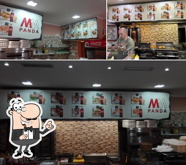 Siediti a un tavolo di MM Panda, Fast Food
