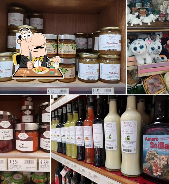 Cibo al SUPERMERCATO EFFESETTE - Fratelli Arbitrio - prodotti tipici Calabresi