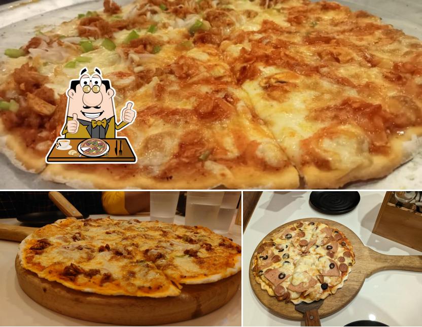 At Pizzaa Clan, you can order pizza