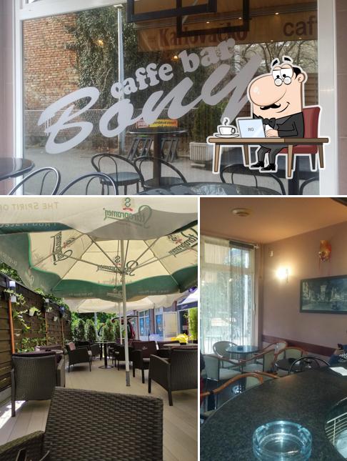 Dai un'occhiata agli interni di Cafe Bony