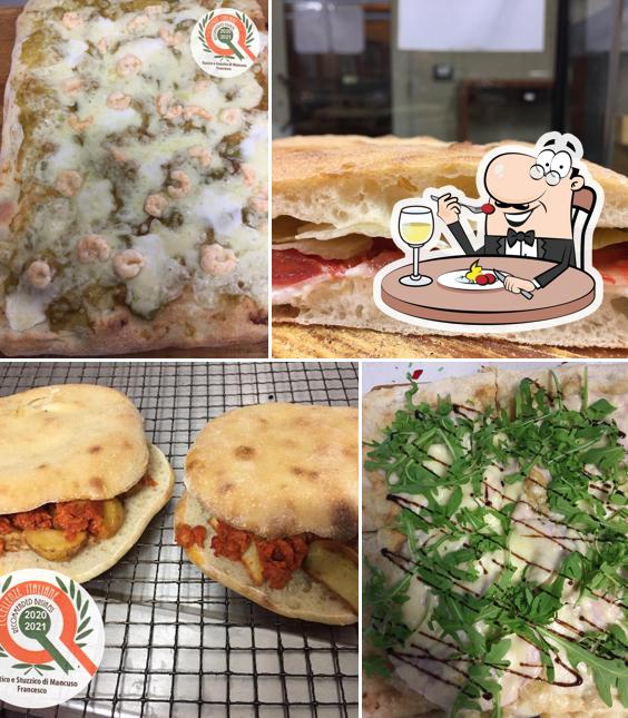 Panino con maiale stirato al Rustico e Stuzzico di Mancuso Francesco