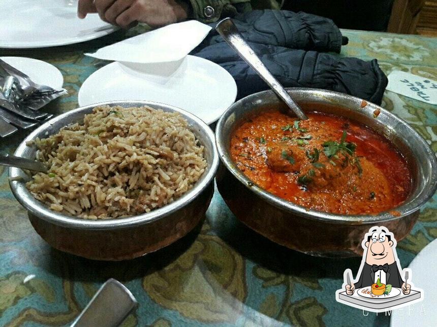 Chicken curry at Hotel Paradise And Restaurant