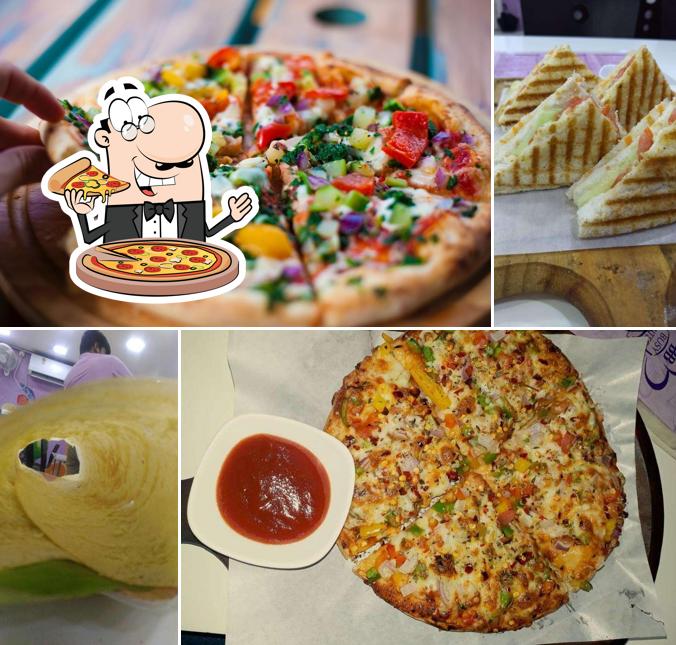 Pick pizza at Dalhousiee Square