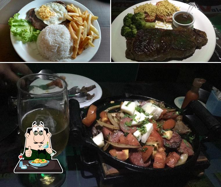 Comida em Bistrô Retrô