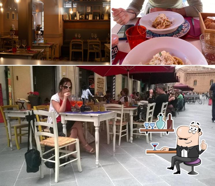 Osteria In Domo si caratterizza per la interni e cibo