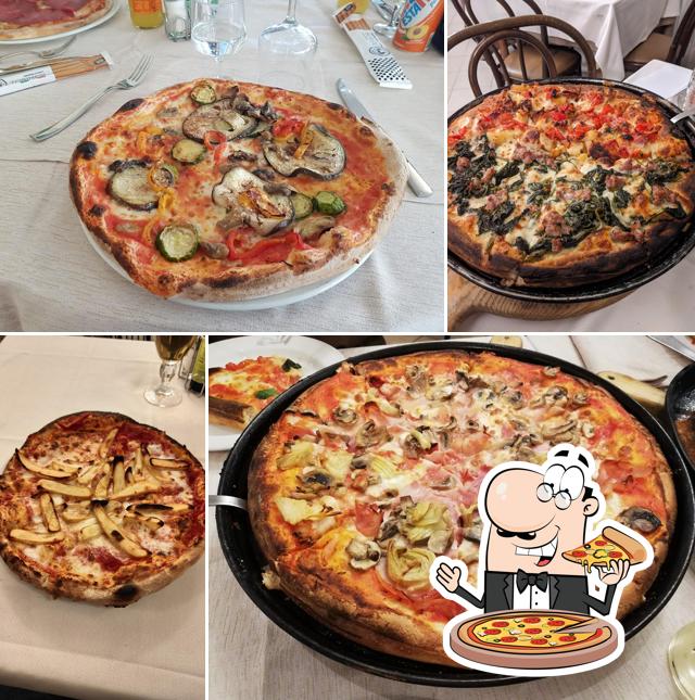 A Marechiaro, puoi ordinare una bella pizza