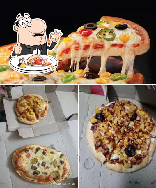 At Oyalo Pizza, you can order pizza