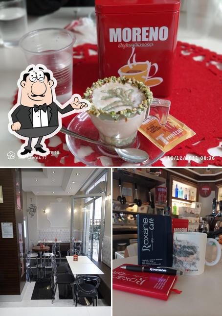 Siediti a un tavolo di Roxane Cafè