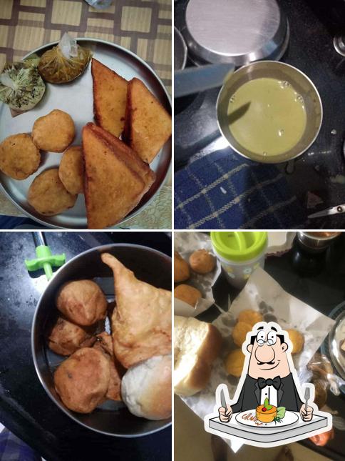 Food at Krushnai Vada Pav
