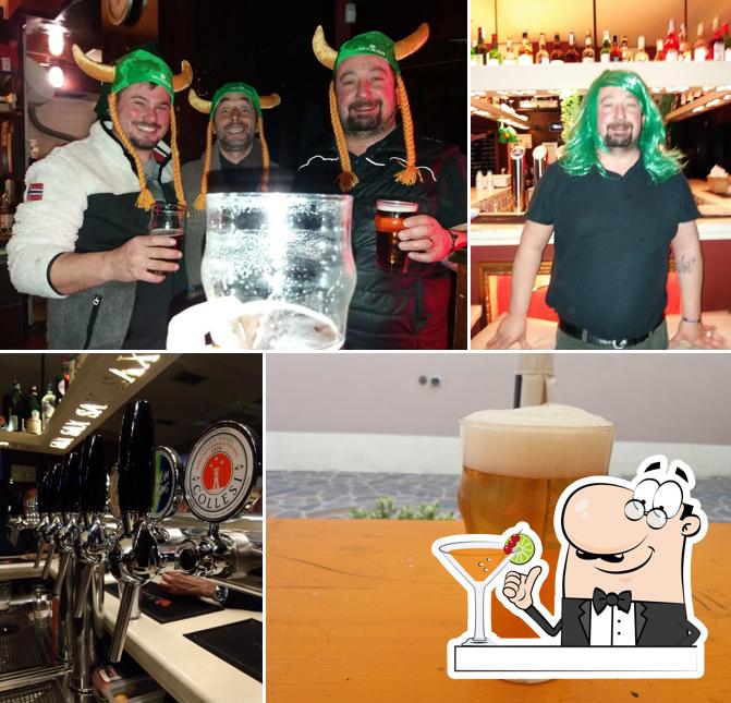 Prenditi un drink a Sax Pub