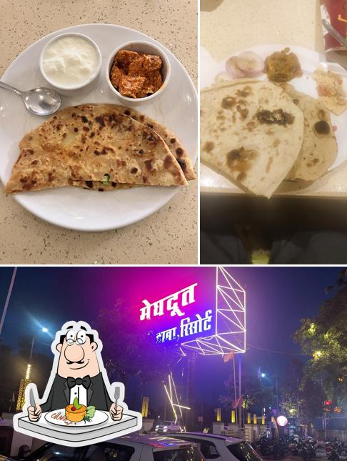Among various things one can find food and exterior at Meghdut Panjabi Dhaba