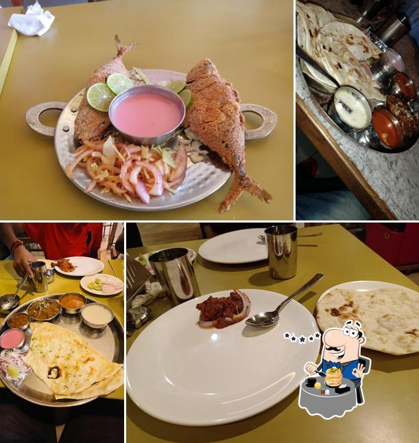 Food at Phadake Thali