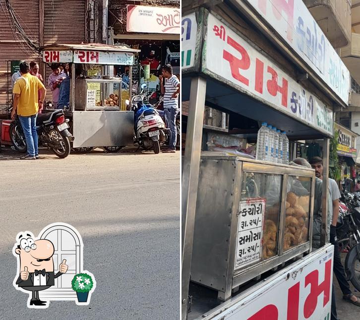 Check out how Shree Ram Kachori Samosa looks outside