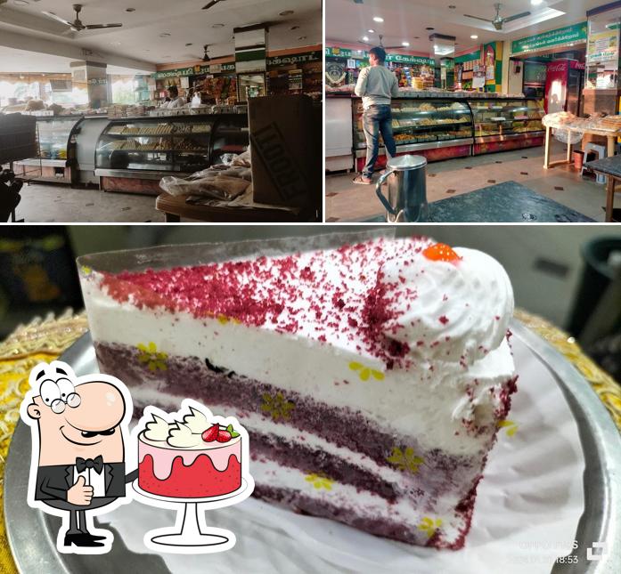 Red velvet cake at Lakshmi Iyengar Cake Shop