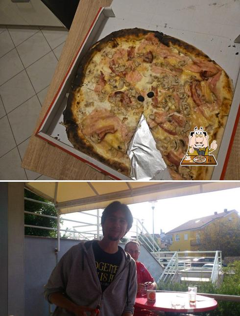 Ordina una pizza a Fast Food Raff
