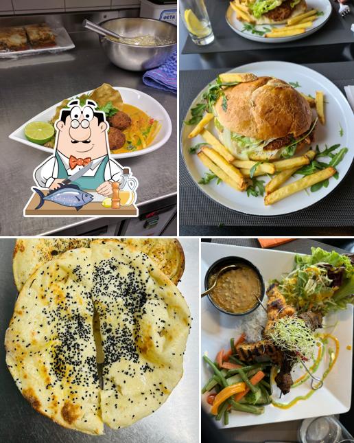 Salmone grigliato al INDIA TOWN RESTARAUNT Authentic indian cusine